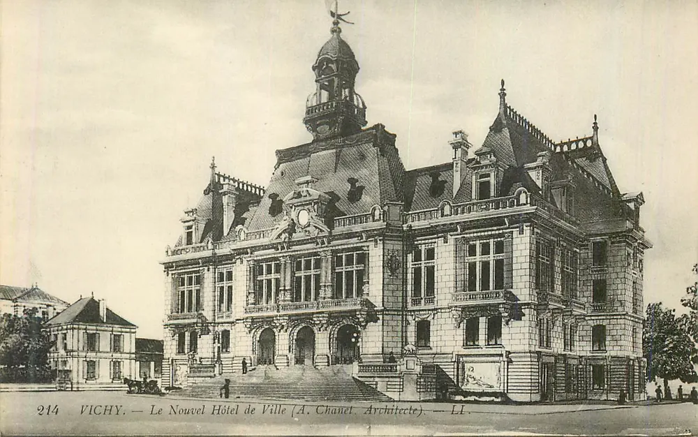 Vichy — Le Nouvel Hôtel de Ville (A. Chanel, Architecte) — LI. - Recto