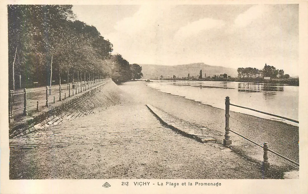 Vichy - La Playa y la Avenida — n° 212 — editor no visible - Anverso