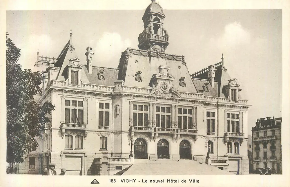 Vichy - Le nouvel Hôtel de Ville — éditeur Cie des Arts Photomécaniques, n° 183 - Recto