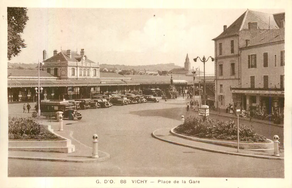 Vichy — Praça da Estação — G. D'O. 88 - Frente
