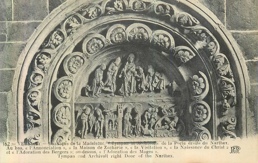 Vézelay — Basílica de Nossa Senhora da Madeleine — Tímpano e Arco da Porta Direita do Narthex - Frente