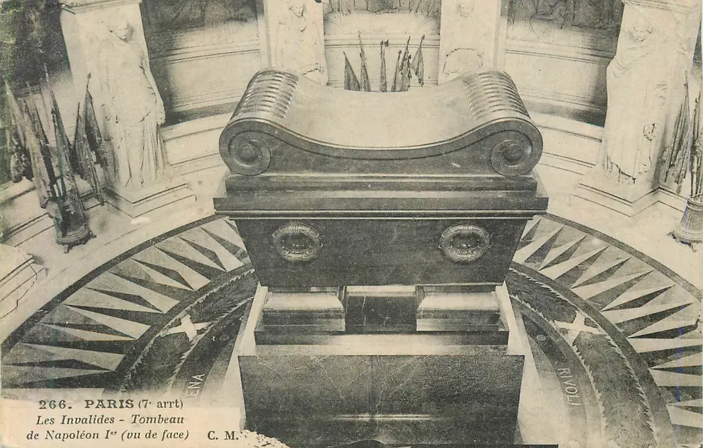 Les Invalides - Tombeau de Napoléon Ier (vu de face) — C.M. n°266 - Recto