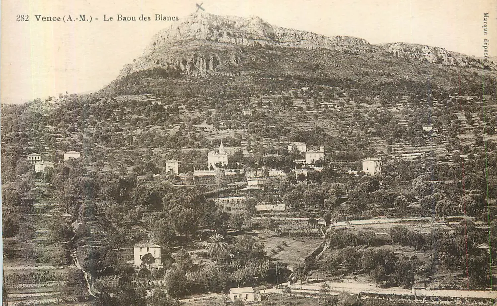 Vence (A.-M.) - O Baou dos Brancos — vista panorâmica do vilarejo e do cume rochoso - Frente