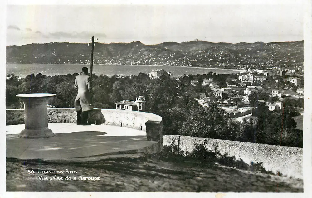 Juan-les-Pins — Vue prise de la Garoupe — Les Éditions Frank, Nice - Recto