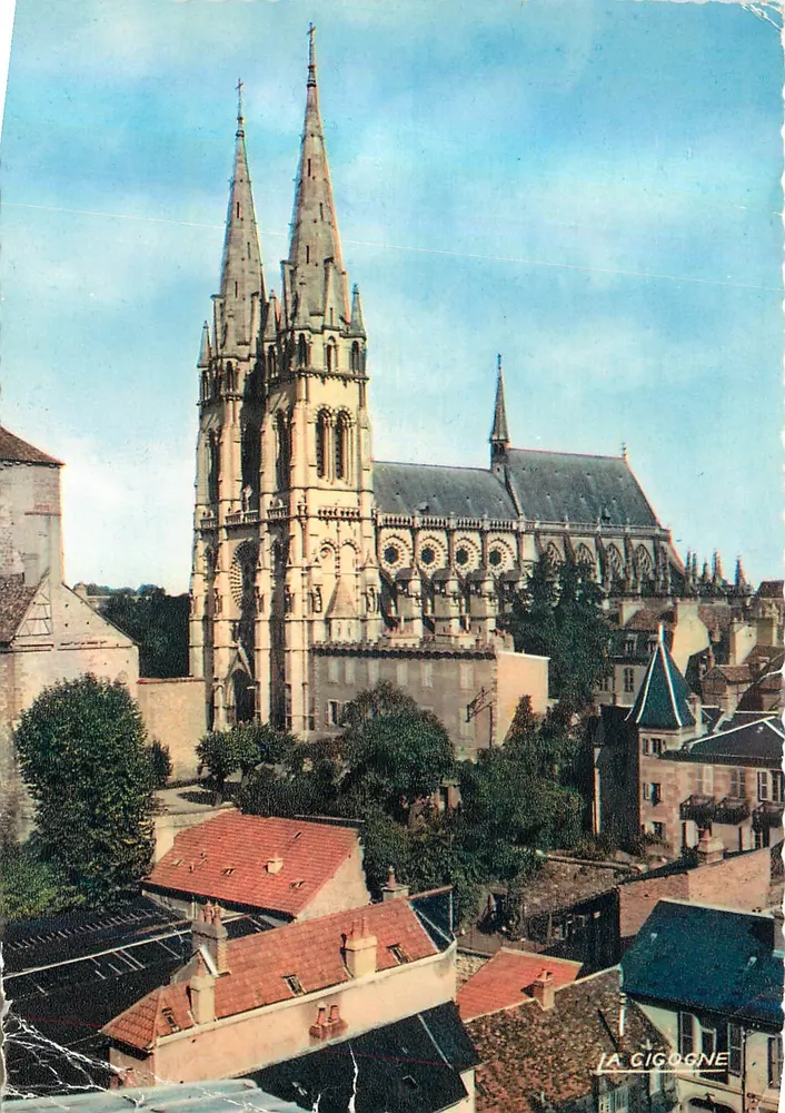 Moulins (Allier) — La Cathédrale — Éditeur LA GIGOGNE - Frente