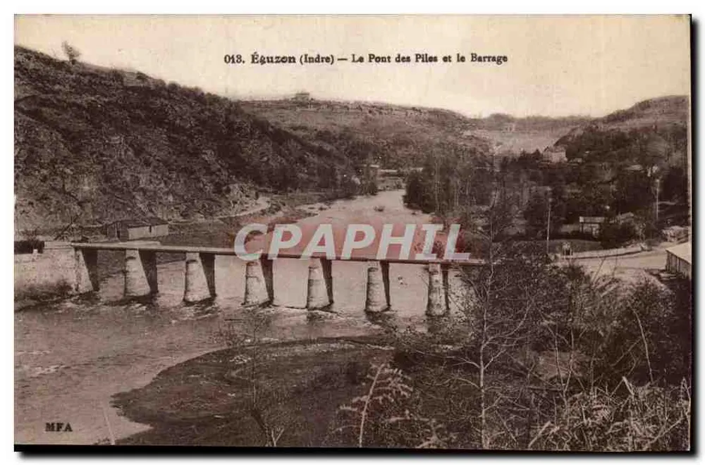 Éguzon (Indre) — Die Pfeilerbrücke und der Staudamm - Vorderseite