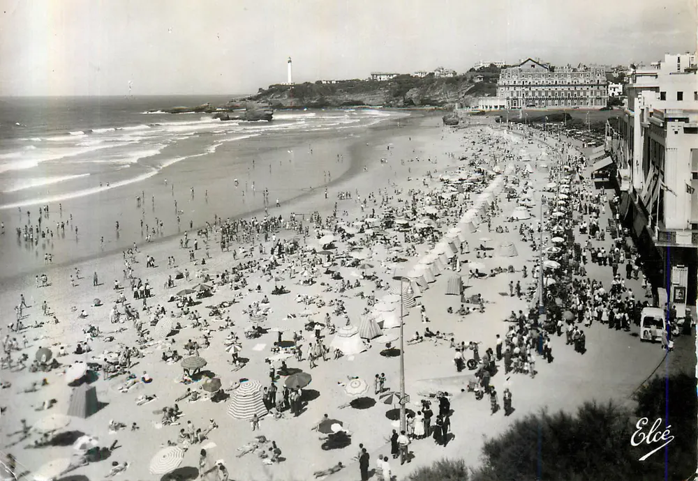 La Grande Plage in Biarritz — Hintergrund, der Leuchtturm — Verlag Elcé - Vorderseite