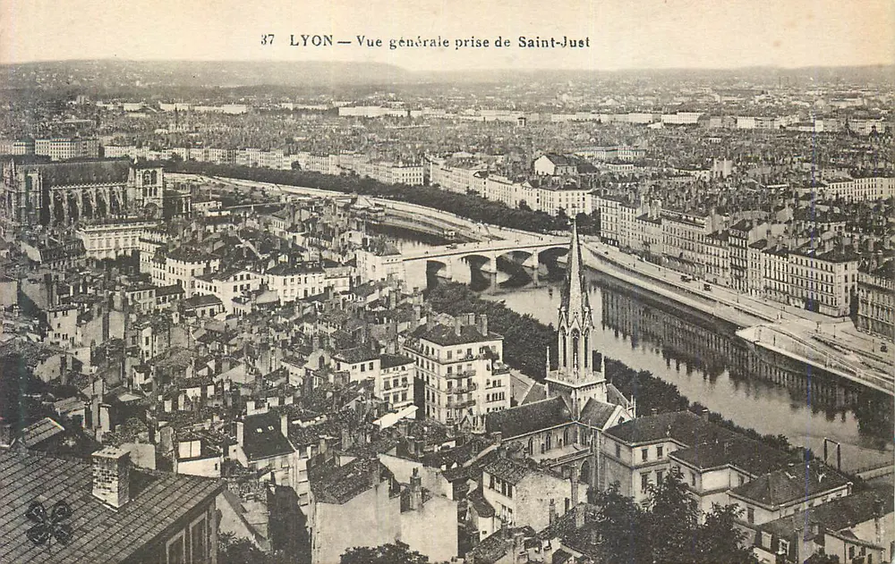 LYON — Vista geral tirada de Saint-Just — F. Pivot, Imp. - Edit., Lyon - Frente