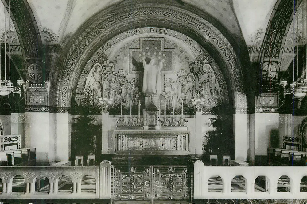 A Basílica de Lisieux — O Coro — A Cripta — Editor BCTL, n°3 - Frente