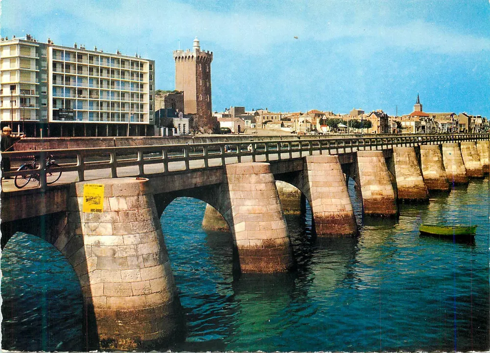 Les Sables-d'Olonne (85) — A Doca e a Chaume — Combier - Frente