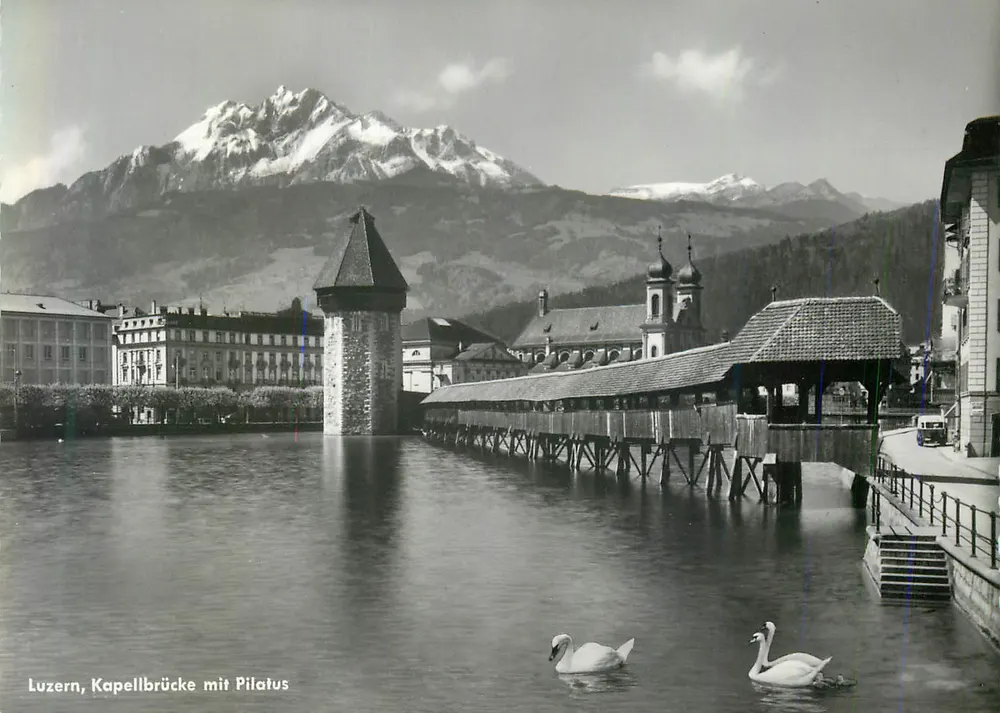 Lucerna, Ponte da Capela com Pilatus — reprodução — Verlag Globetrotter GmbH, Lucerna, n° 0158 - Frente