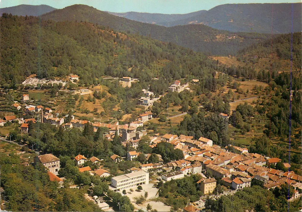 Genolhac — Luftbild — Les Cévennes Touristiques - Vorderseite