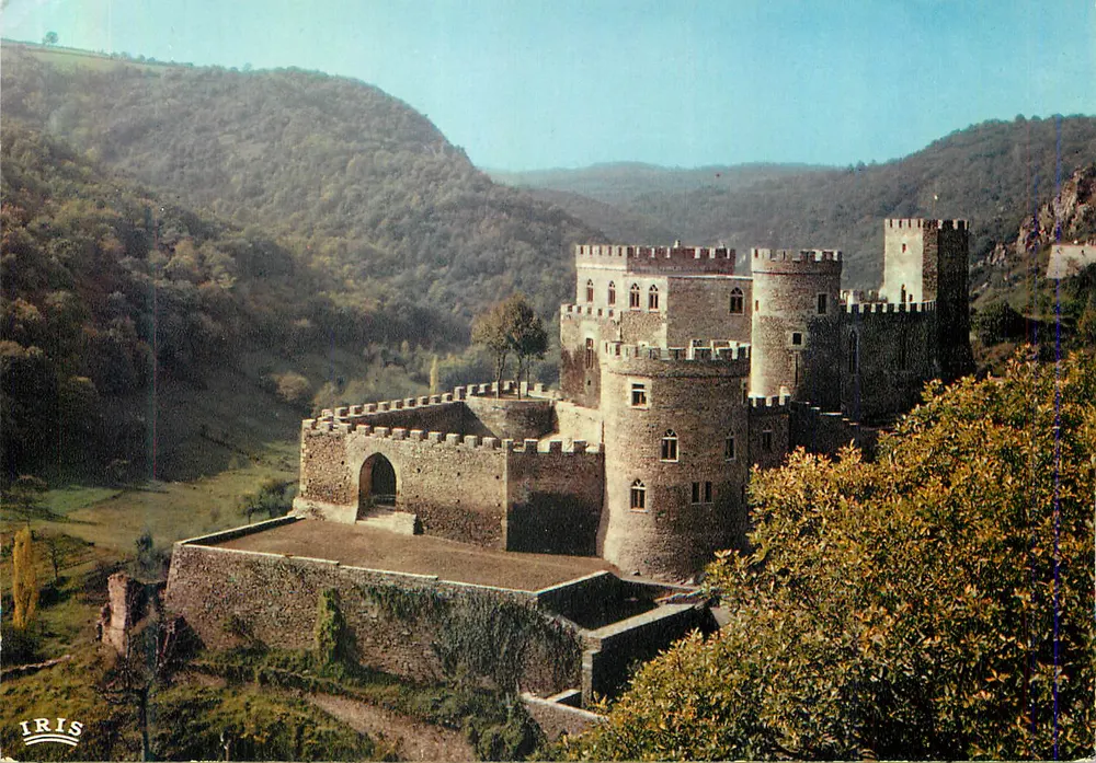 Château féodal de Chouvigny — XIIIe siècle — Éditions Modernes « Théodac » - Recto
