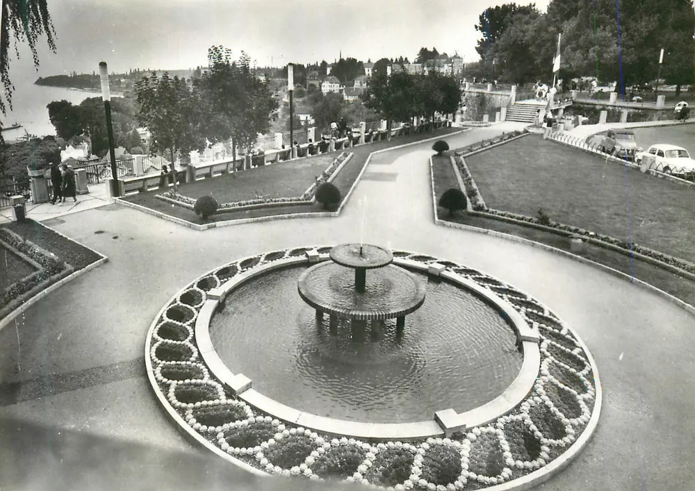 Thonon-les-Bains — Les Jardins — Éditions J. Célard (Rhône) - Recto
