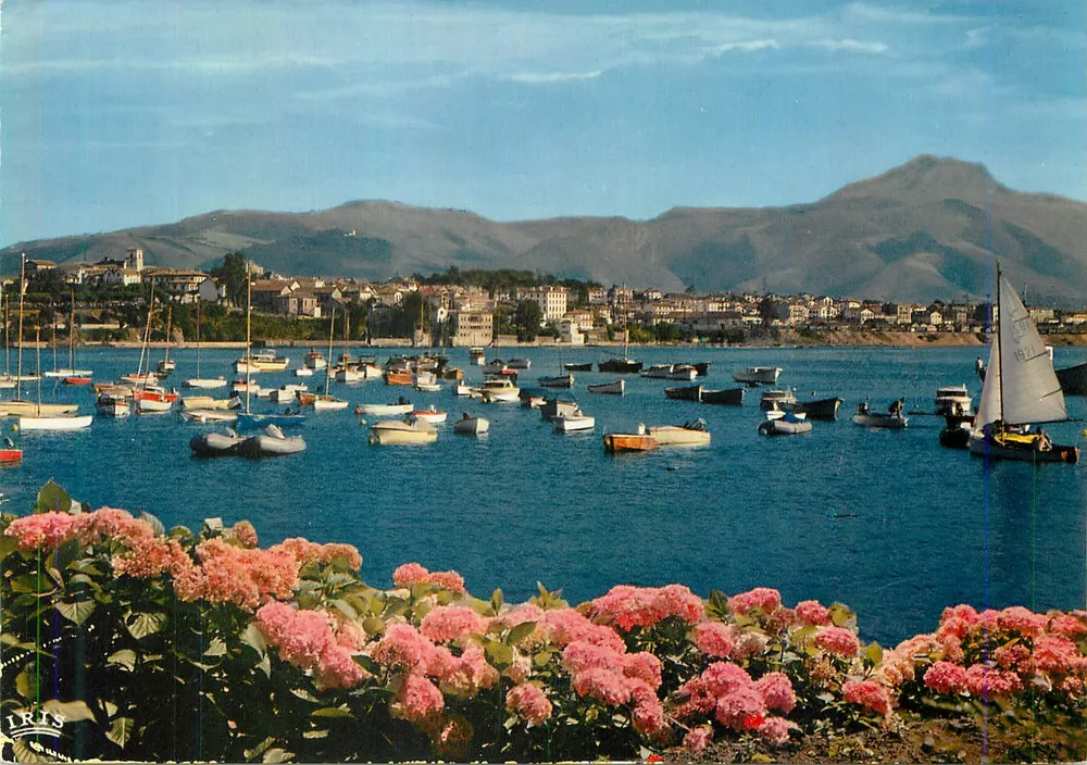 Porto de Chingudy — vista da baía e das montanhas — IRITS - Frente