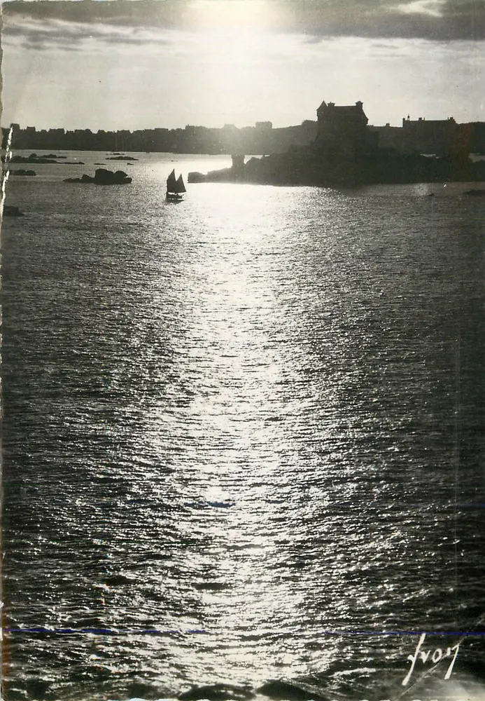Ploumanac'h en Perros-Guirec (Côtes-du-Nord) — Crépuscule — Éditions d'Art Française, I.B. 908 - Recto