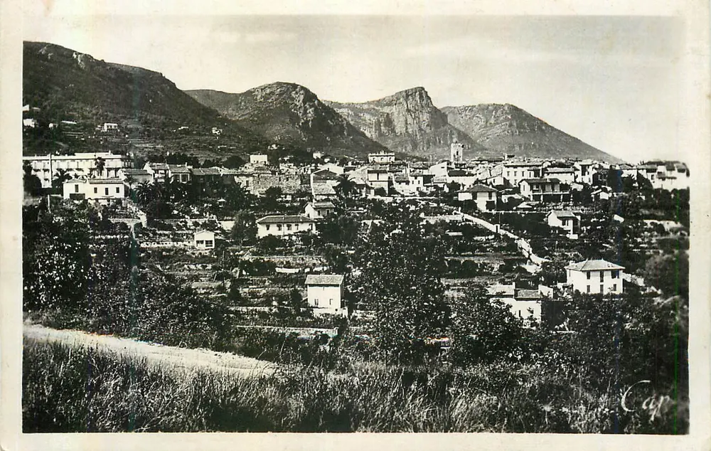 Vence — Vista geral e os quatro Baous — editor C.A.P. n°33 - Frente