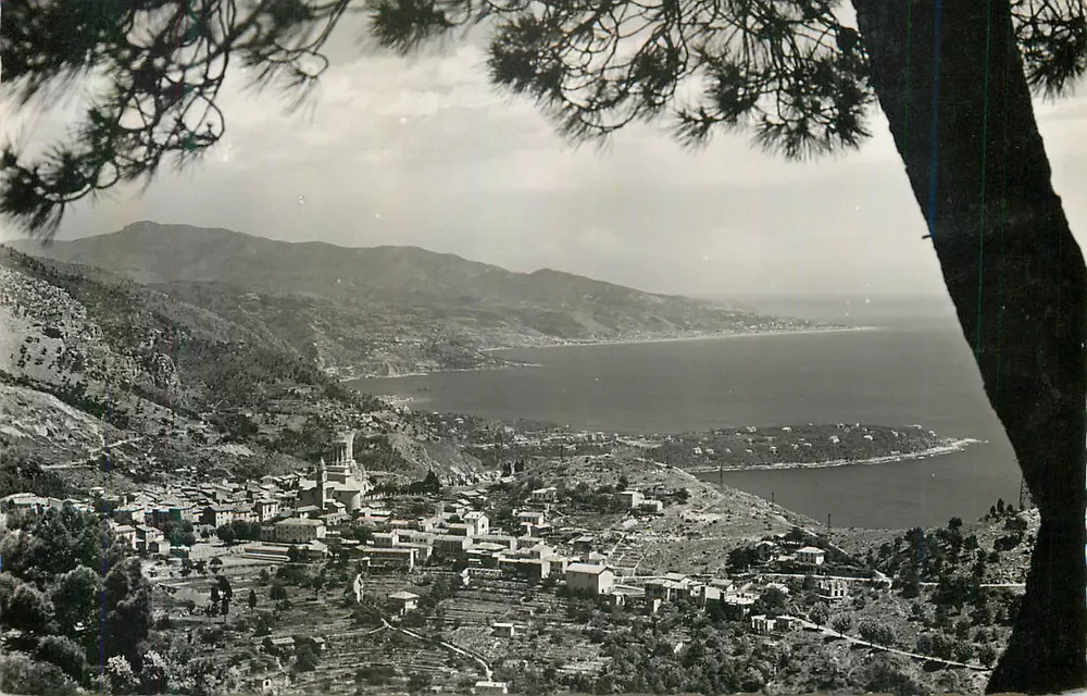 La Turbie — Vista da cidade, o cabo Martin e a Riviera italiana — Edições Alexis-Mossa, Nice - Frente