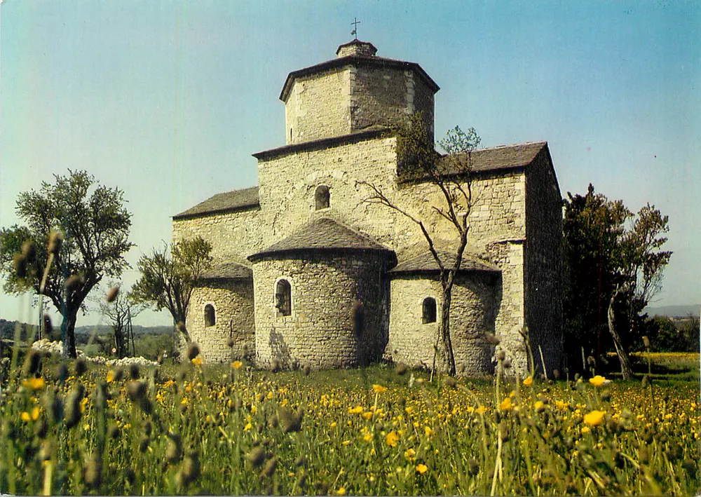 La iglesia romana de Larnas — El Plateau des Gras — IRIS - Anverso