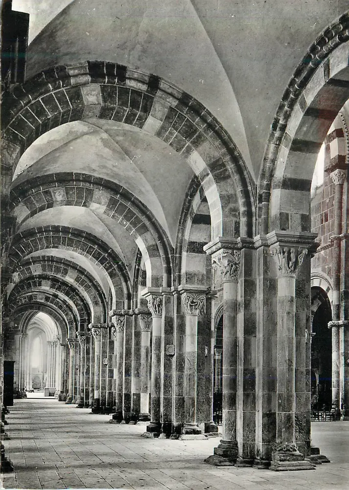 Vézelay (Yonne) — Abteikirche der Madeleine — Nordseite — Service Commercial Grand Palais, Paris - Vorderseite