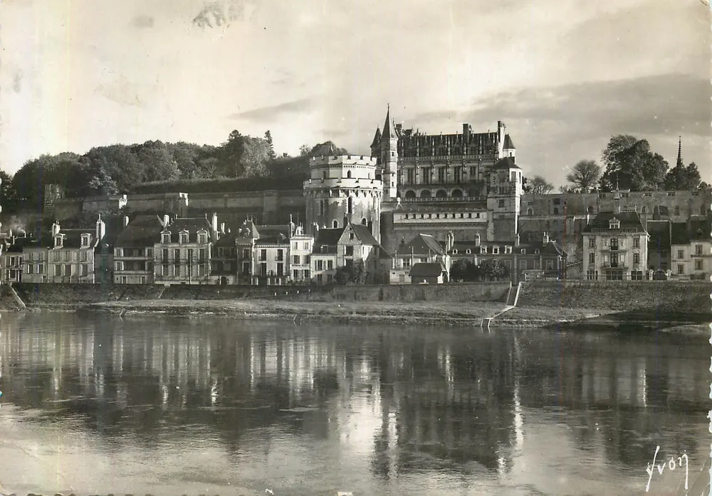 Amboise (Indre-et-Loire) — Das Schloss (15. Jahrhundert) und die Loire — Éditions d'Art 'YVON', Paris - Vorderseite