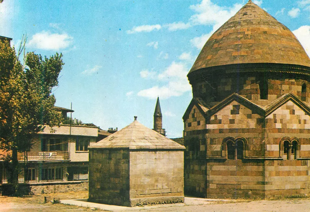 Érzurum — vista da mesquita e do mausoléu — editor desconhecido - Frente