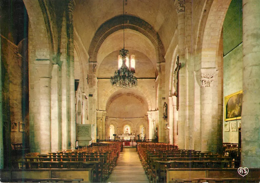 Innenansicht der Kirche Notre-Dame de la Fin des Terres — Soulaç (Gironde-33) — Artaud Frères, Nantes - Vorderseite
