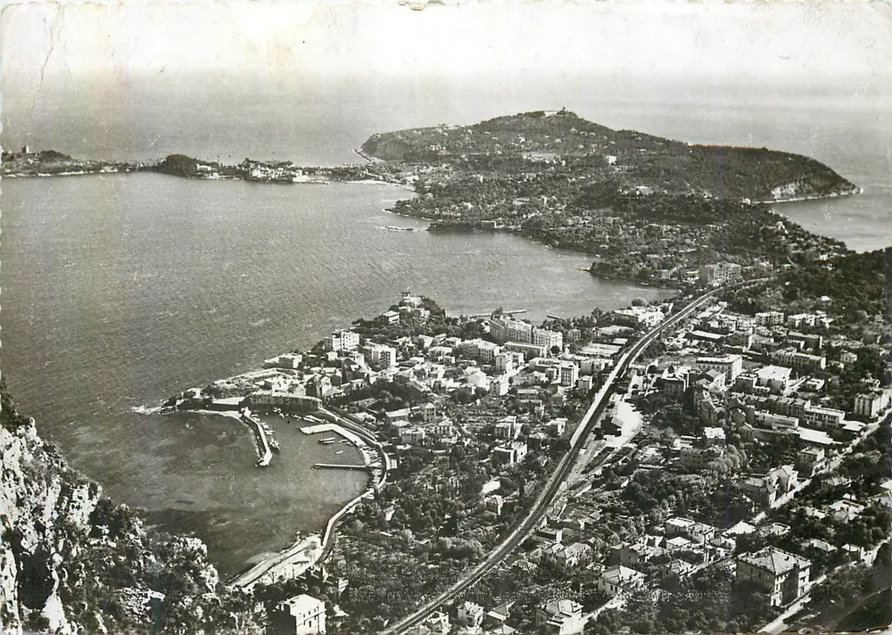 Beaulieu-sur-Mer et Saint-Jean-Cap-Ferrat — Vue générale — Édition La Cigogne, Nice - Recto