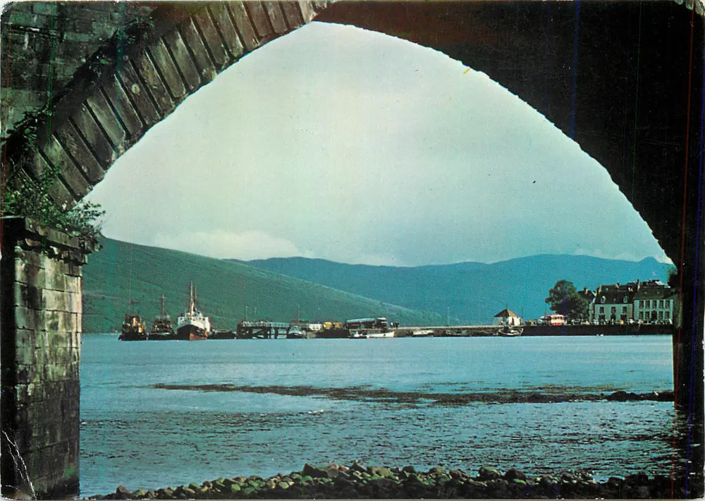 Vista do porto de Inverary — vista tirada do ponte — editor Breanar Films Limited, Duns TD11 3HS - Frente