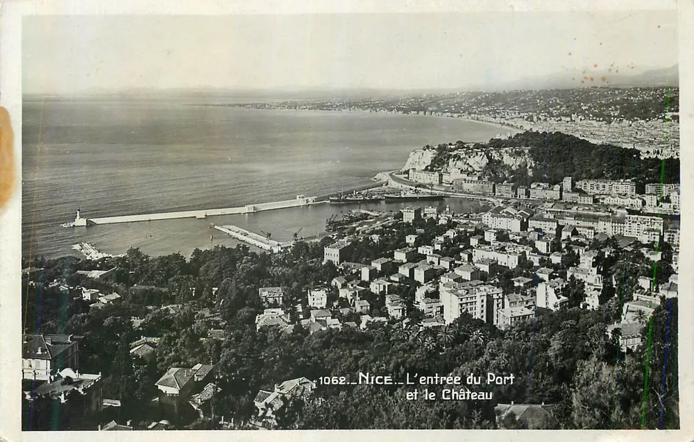 Nice — The Entrance to the Port and the Castle — Édition Garbaldi n°1062 - Front