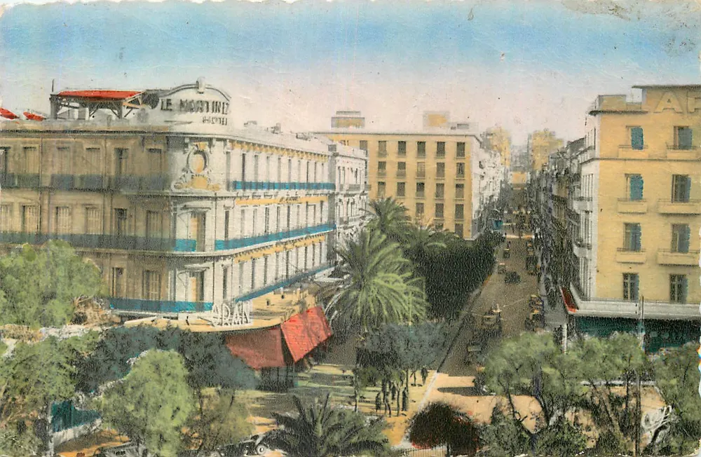Oran — Avenida Clemenceau e Hotel « Le Martinez » — Cie des Arts Photomécaniques, Paris - Frente
