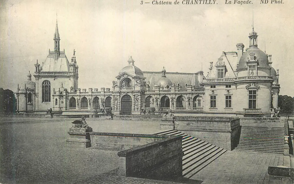 Castelo de Chantilly — A Fachada — ND Phot. - Frente