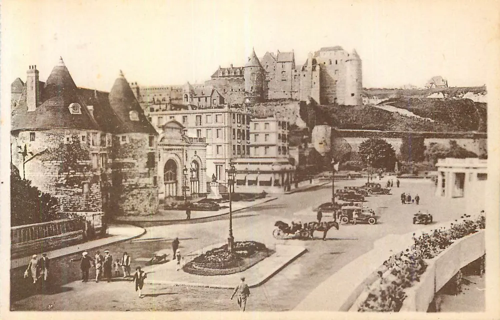 Dieppe — Die Türme und das Schloss — Imp. Lef tellier, Paris - Vorderseite