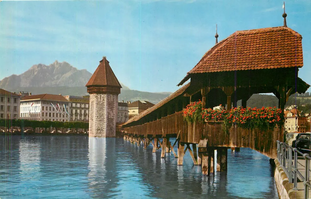 Lucerna. Kapellbrücke com Wasserturm e Pilatus — Photoglob-Wehrli AG, Zurique, n° 747 - Frente