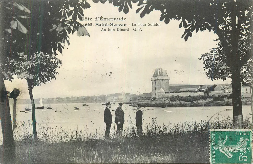 Saint-Servan - La Tour Solidor — Aussicht auf den Hafen mit drei Männern — Verlag G.F., Nr. 1668 - Vorderseite
