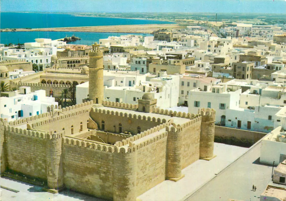 Le Ribat et la ville de Sousse (Tunisie) — Carte postale de la collection 'CARTHAGE' — n°7 - Recto