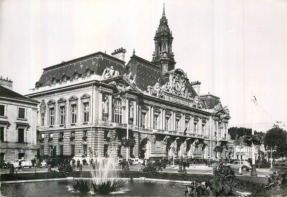 Hôtel de Ville de Tours — Laloux, architecte — R. Dorange, éditeur - Recto