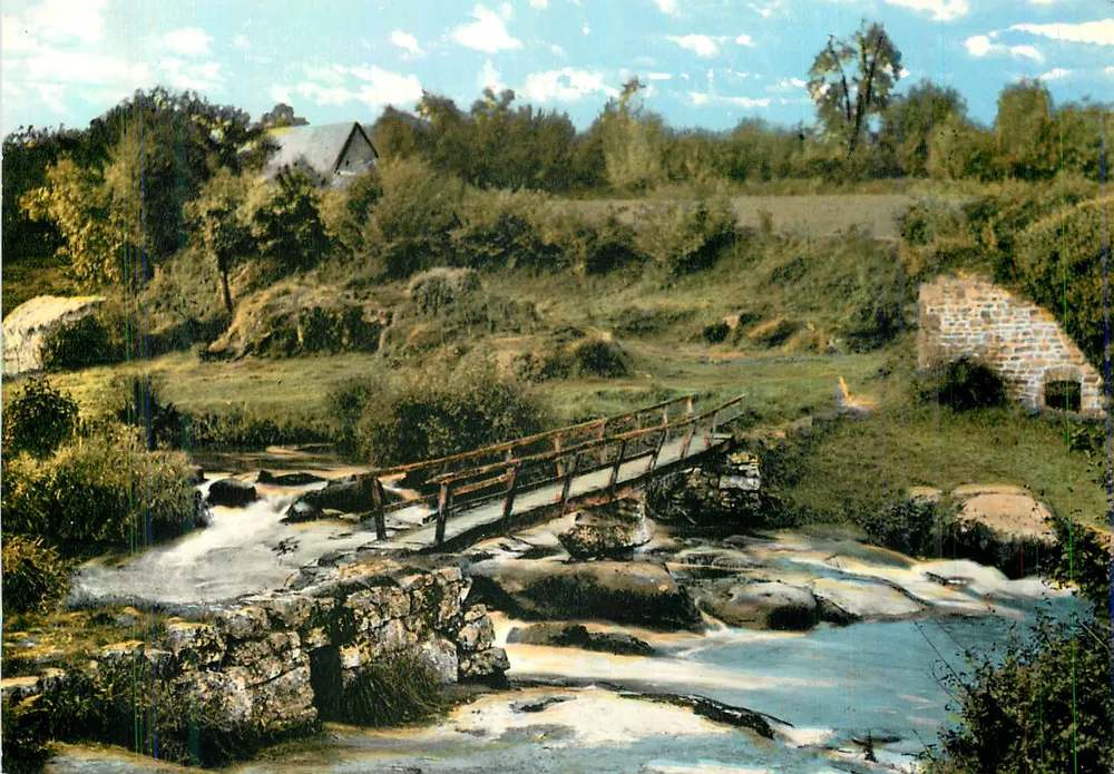 Um Gorron (Mayenne) — Brücke des alten Mühlen auf der Colmont — Verlag spadem, Nr. 53.999.00.0002 - Vorderseite