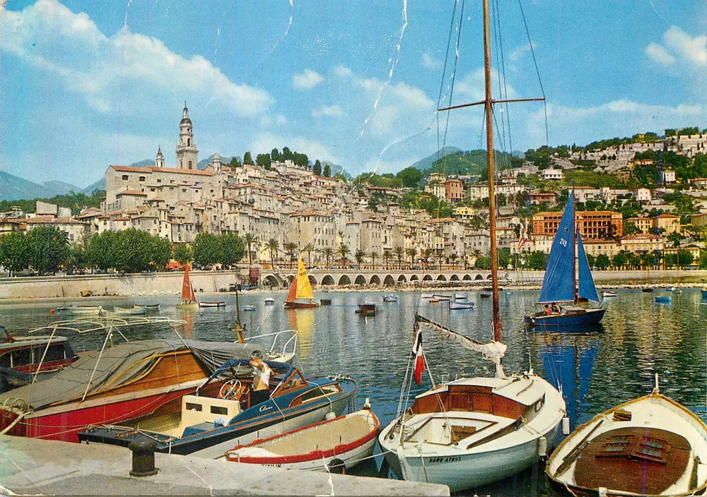 Menton — Vue générale de la ville et son port de plaisance — Fabrication Française - Recto
