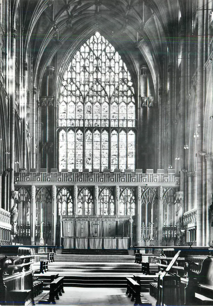 York Minster — Cappella e cappella della Vergine vista verso est — A Gordon Fraser Card - Recto