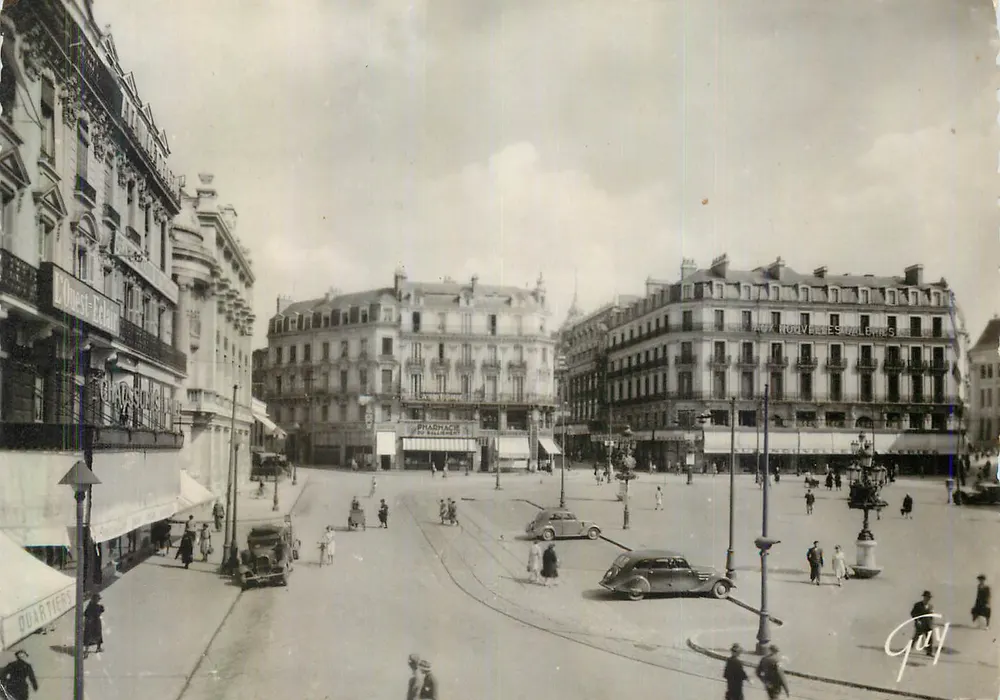 Angers (Maine-et-Loire) — Place du Ralliement — Éd. d'Art GUY, n° 1159 - Recto