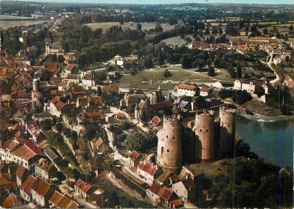 Bourbonnais — Vista geral aérea — Repro. Proibida — Combier Impressor - Frente