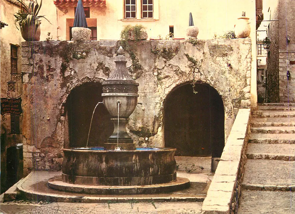A Fonte de St-PAUL (A.M.) — editor LA CLOTAT, n°73 - Frente