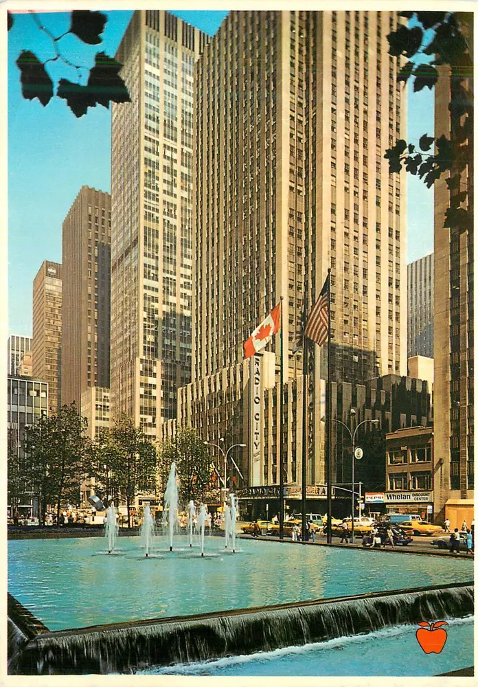 Radio City Music Hall — New York City — Apple Prints for Framing - Vorderseite