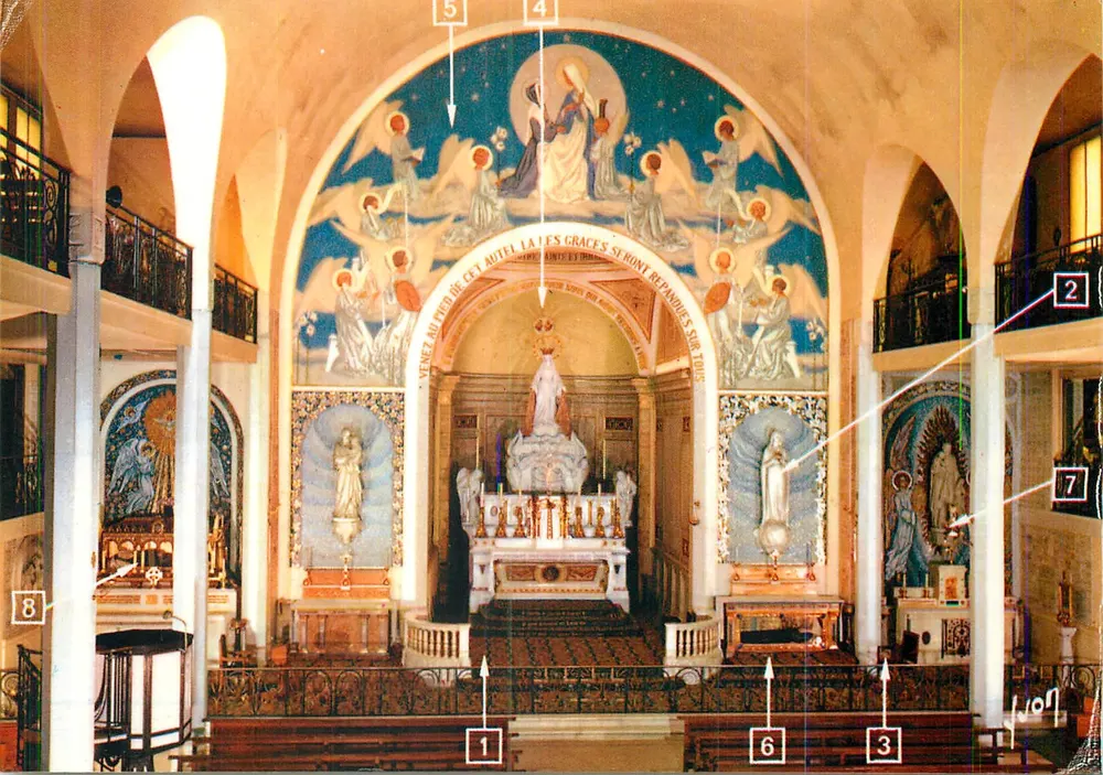 Interior of the chapel of the Miraculous Medal — apparitions of the Virgin to Catherine Labouré — publisher Draeger, n° 12/117 - Front