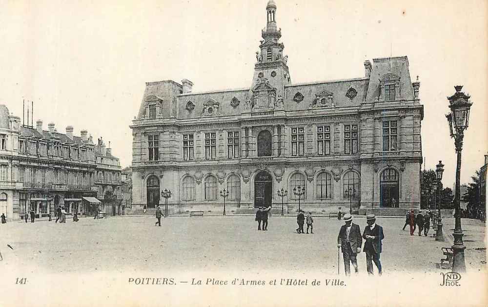 Poitiers — Place d'Armes und Rathaus — JND phot. - Vorderseite