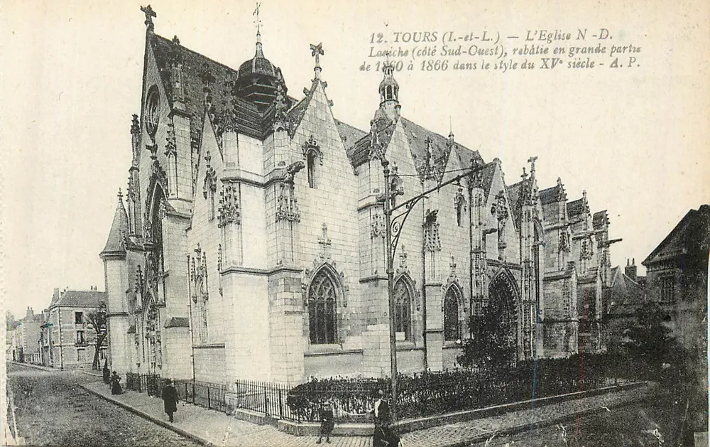 Tours (Loire-et-Loire) — A Igreja de Nossa Senhora, lado sudoeste, reconstruída em grande parte no século XV — A. P. - Frente