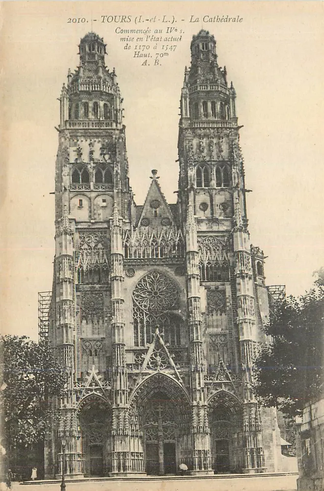 Tours (Indre-et-Loire) — A Catedral — A. B. n° 2010 - Frente