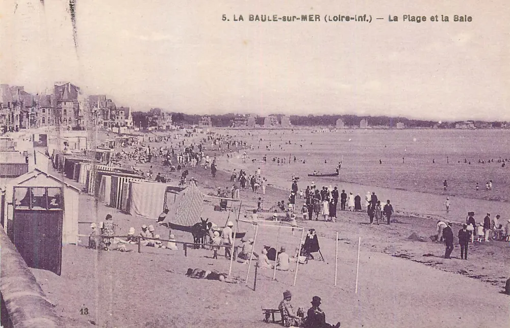 La Baule-sur-Mer (Loire-Inf.) — Die Strandpromenade und das Badeareal - Vorderseite