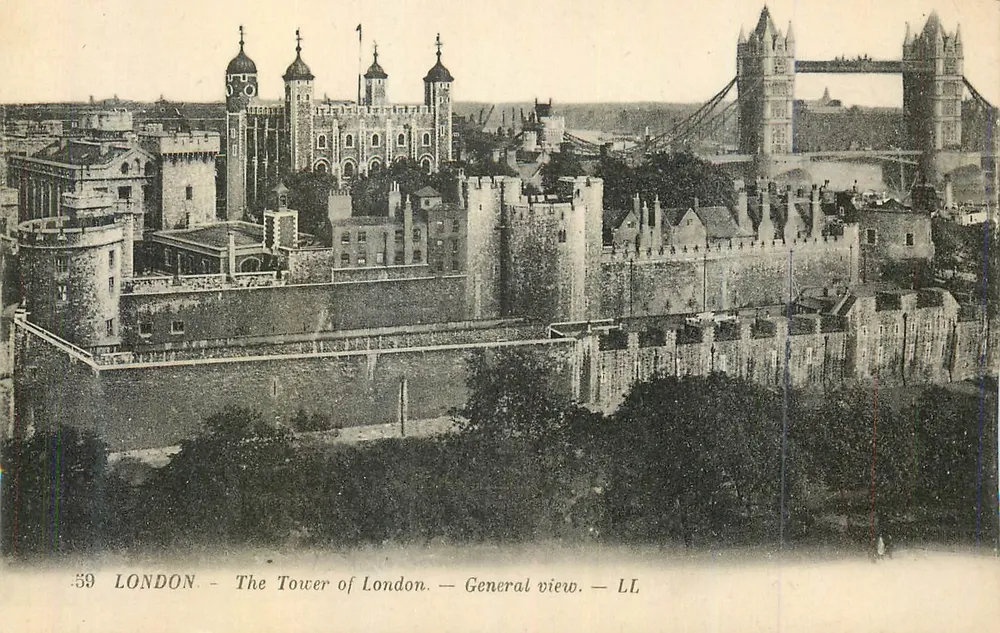 LONDON - Die Tower of London — Allgemeine Ansicht — LL - Vorderseite